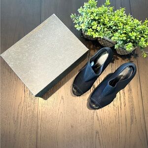 Via Spiga Elegant Black Open-Toe Booties